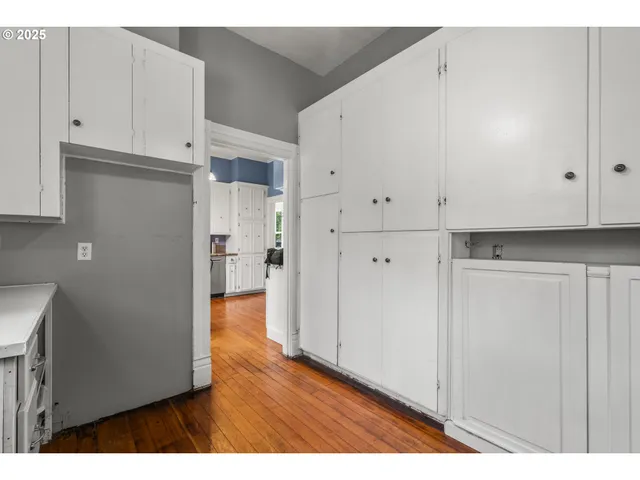 $655,000 | 1067 Oak Street, Silverton, OR 97381