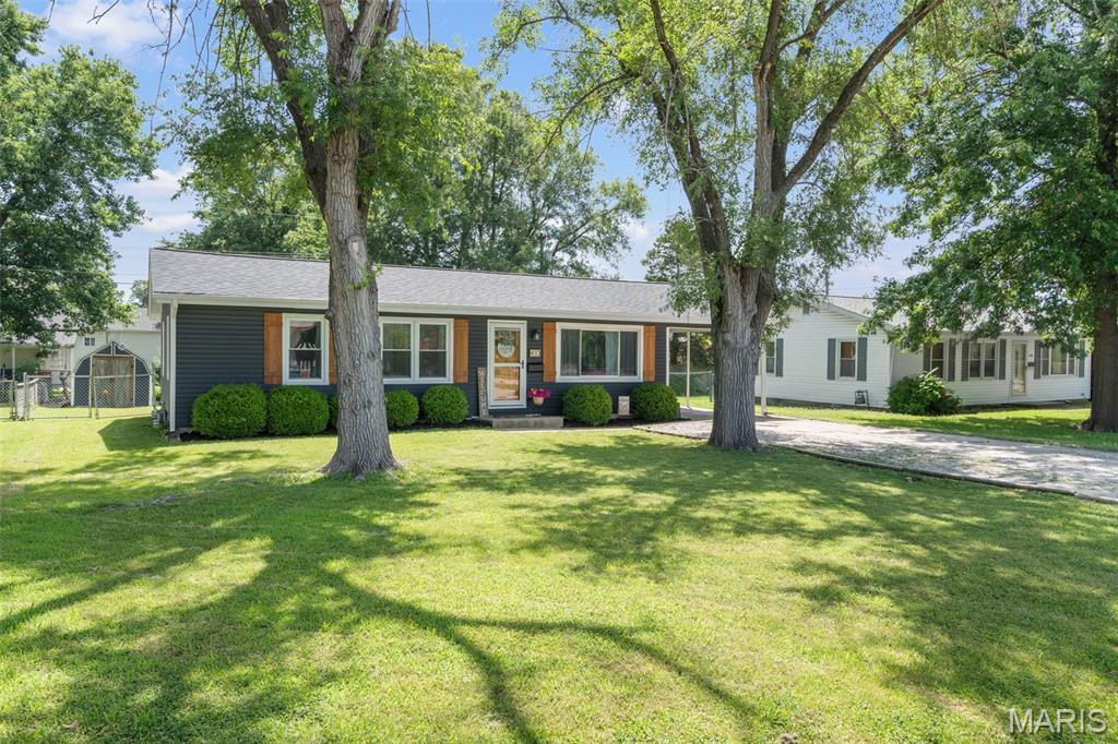 410 Ringo Street Mexico, MO 65265 - Photo 2 of 36