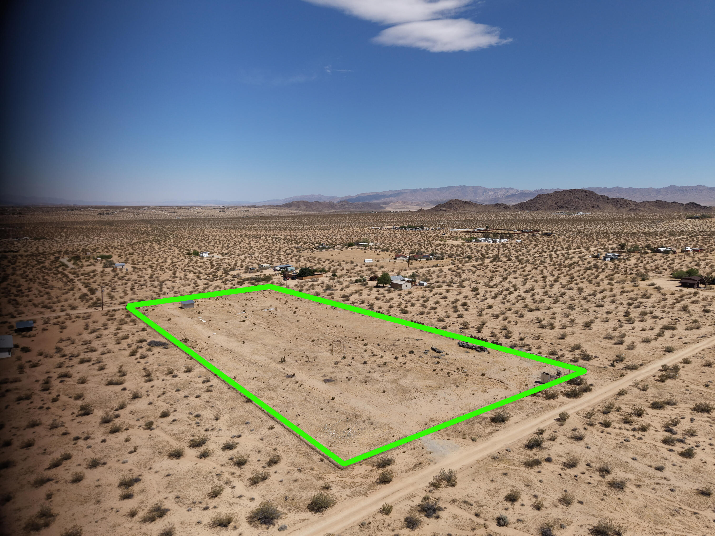 971 Center Street Joshua Tree, CA 92252 - Photo 2 of 8 FIxlines2