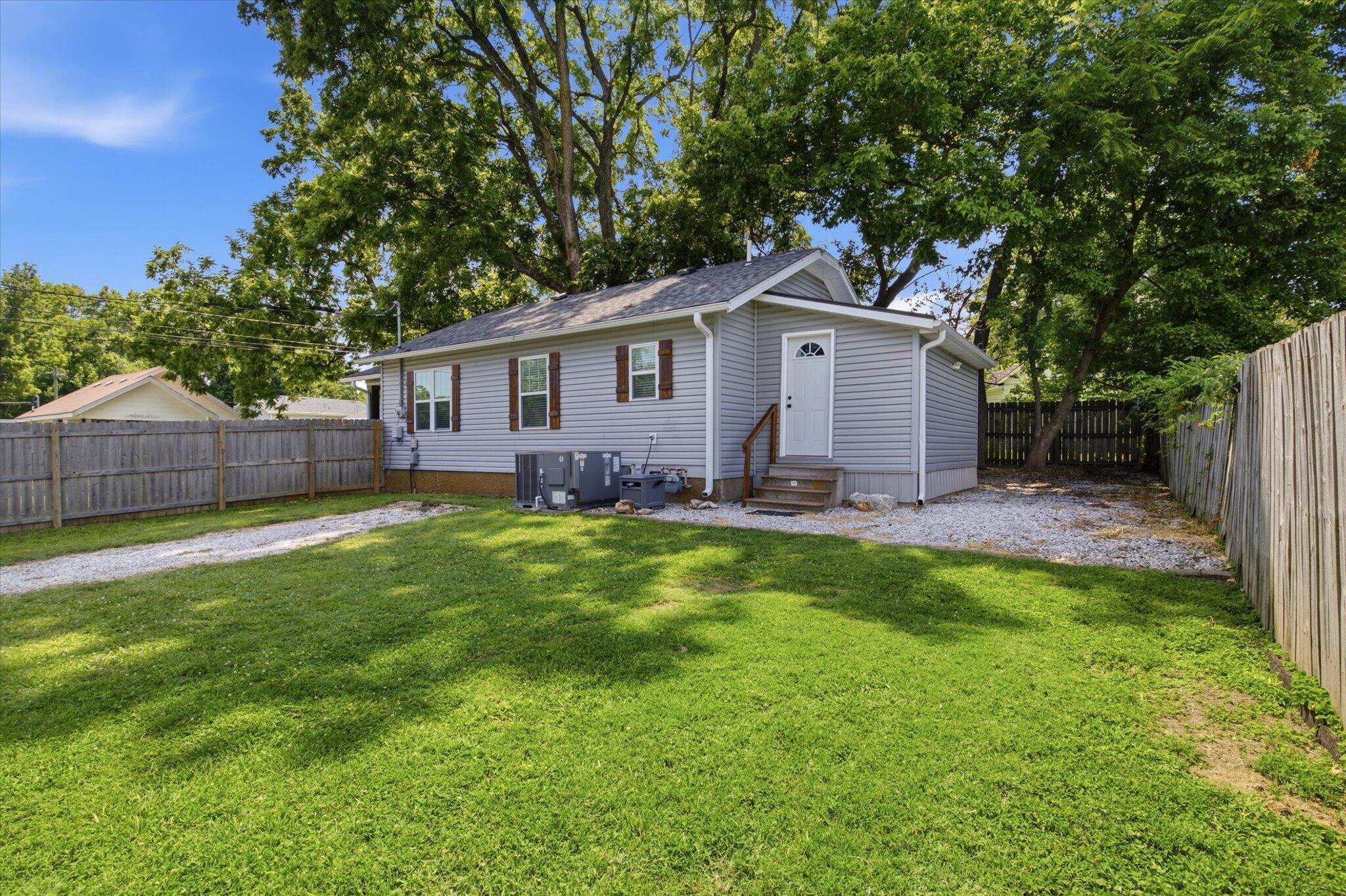 311 East Dale Street Springfield, MO 65803 - Photo 20 of 21 05-IMG_0218