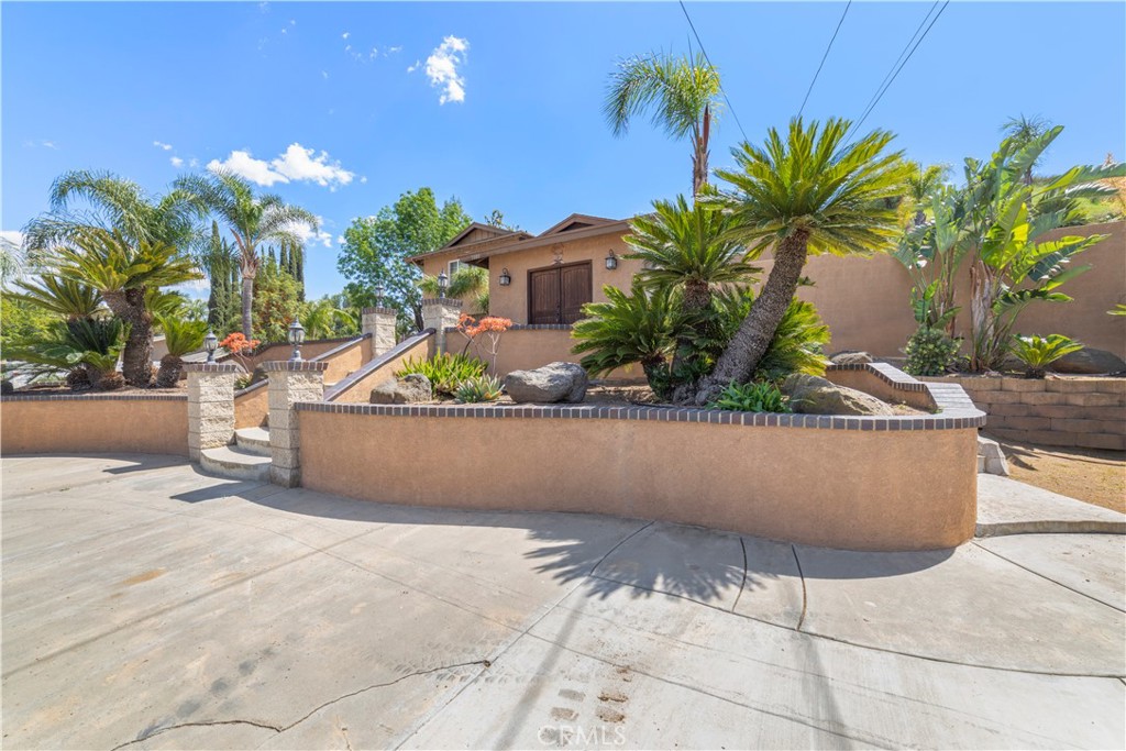 1080 First Street Norco, CA 92860 - Photo 4 of 36