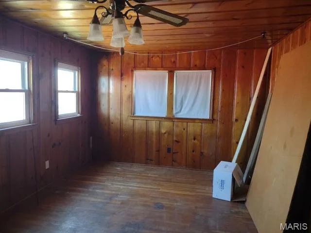 $299,900 | 1571 St Luke Road, Conway, MO 65632