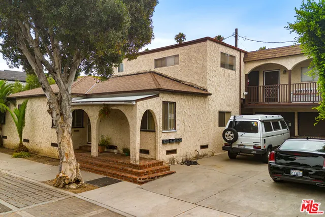 $2,215,000 | 802 Ozone Street, Santa Monica, CA 90405