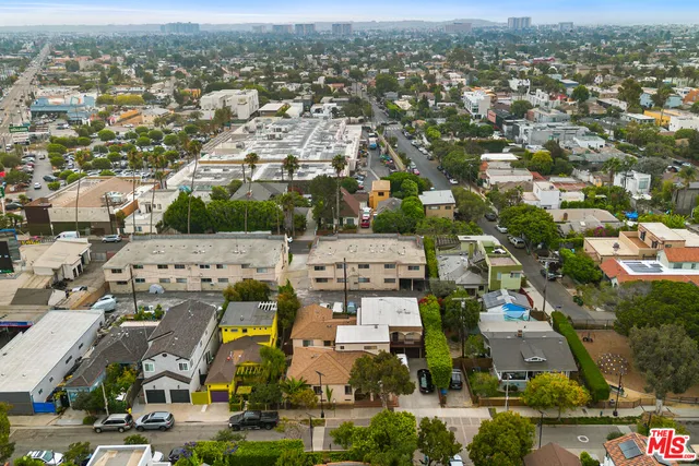 $2,215,000 | 802 Ozone Street, Santa Monica, CA 90405