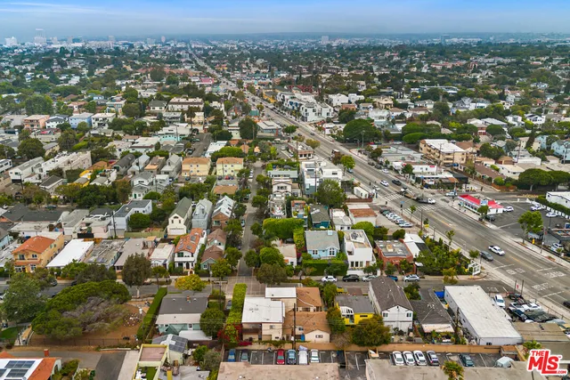 $2,215,000 | 802 Ozone Street, Santa Monica, CA 90405