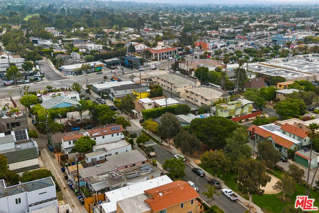 $2,215,000 | 802 Ozone Street, Santa Monica, CA 90405