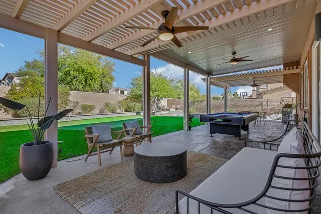 a view of a yard in front of the house