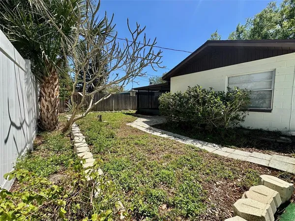 $2,800 | 9099 108th Avenue North, Seminole, FL 33777