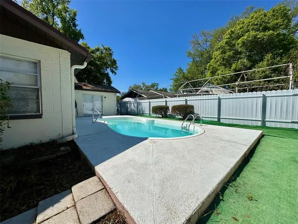 $2,800 | 9099 108th Avenue North, Seminole, FL 33777