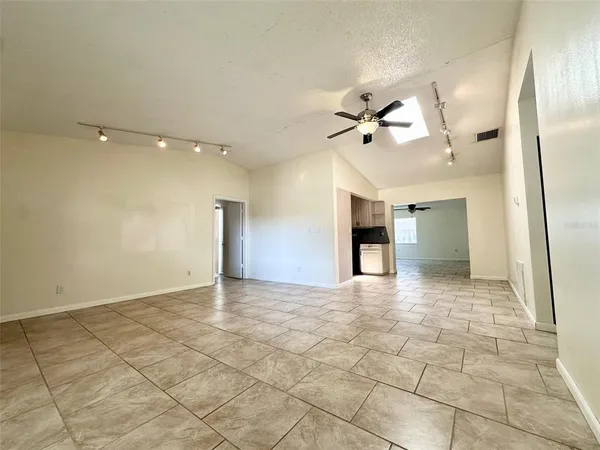 $2,800 | 9099 108th Avenue North, Seminole, FL 33777