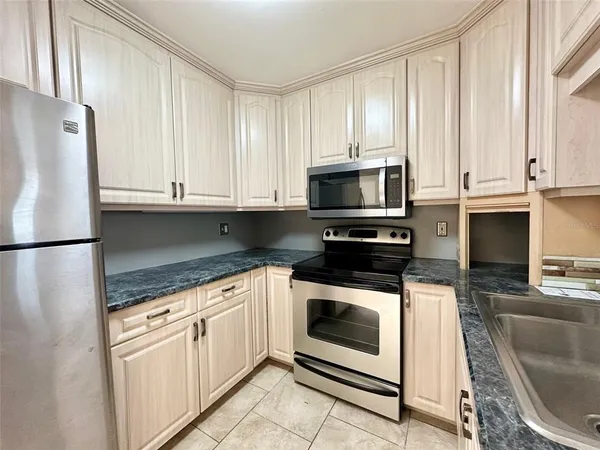 $2,800 | 9099 108th Avenue North, Seminole, FL 33777