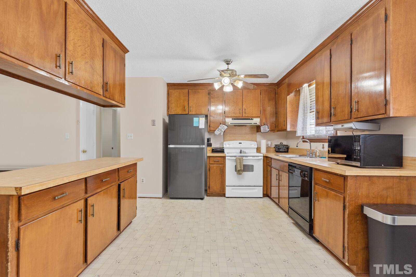 4524 Matthews Road Wilson, NC 27893 - Photo 4 of 27 Gallery Image 4