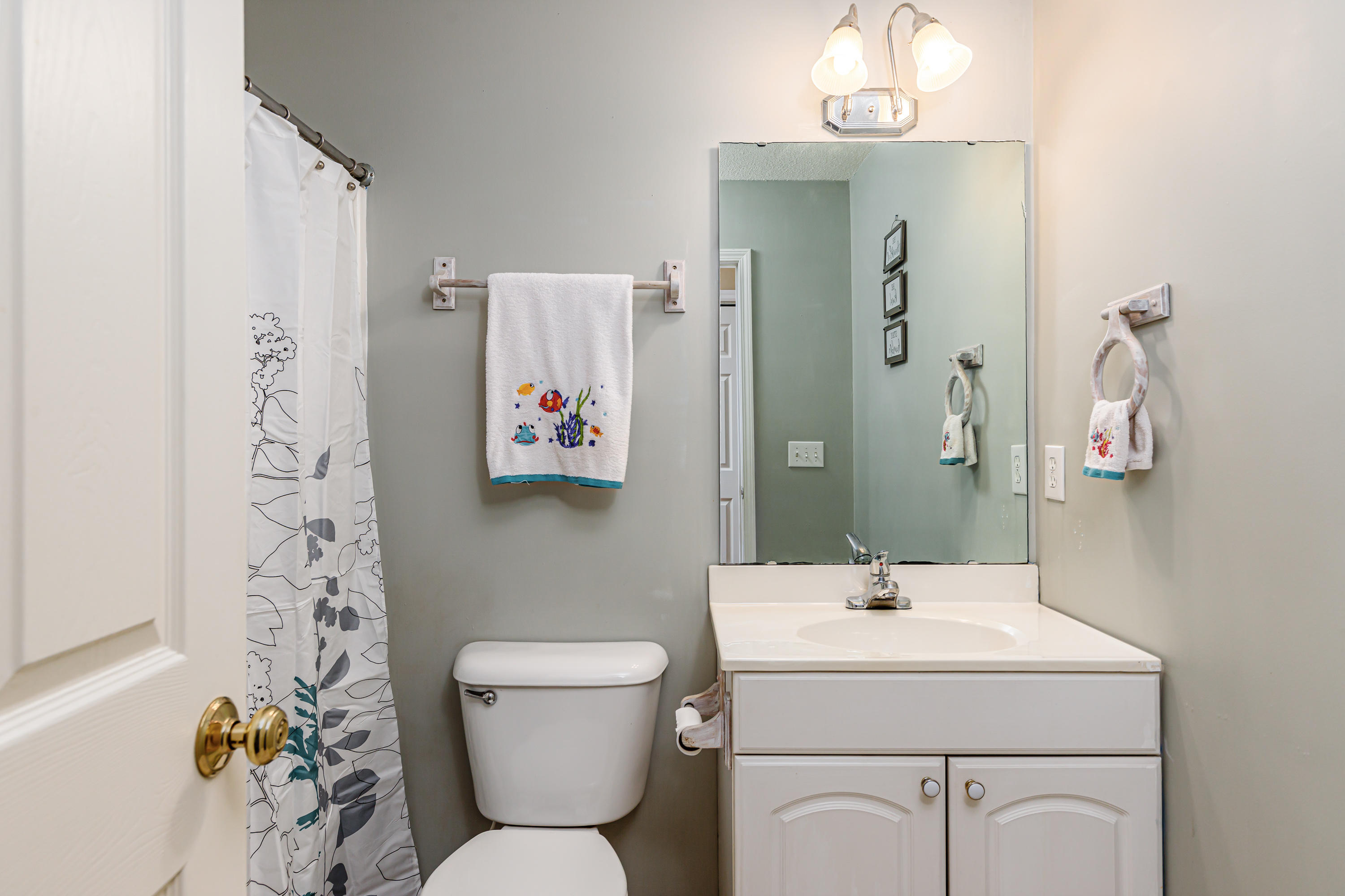 530 West Chapin Road Aberdeen, NC 28315 - Photo 14 of 20 Second Full Bathroom