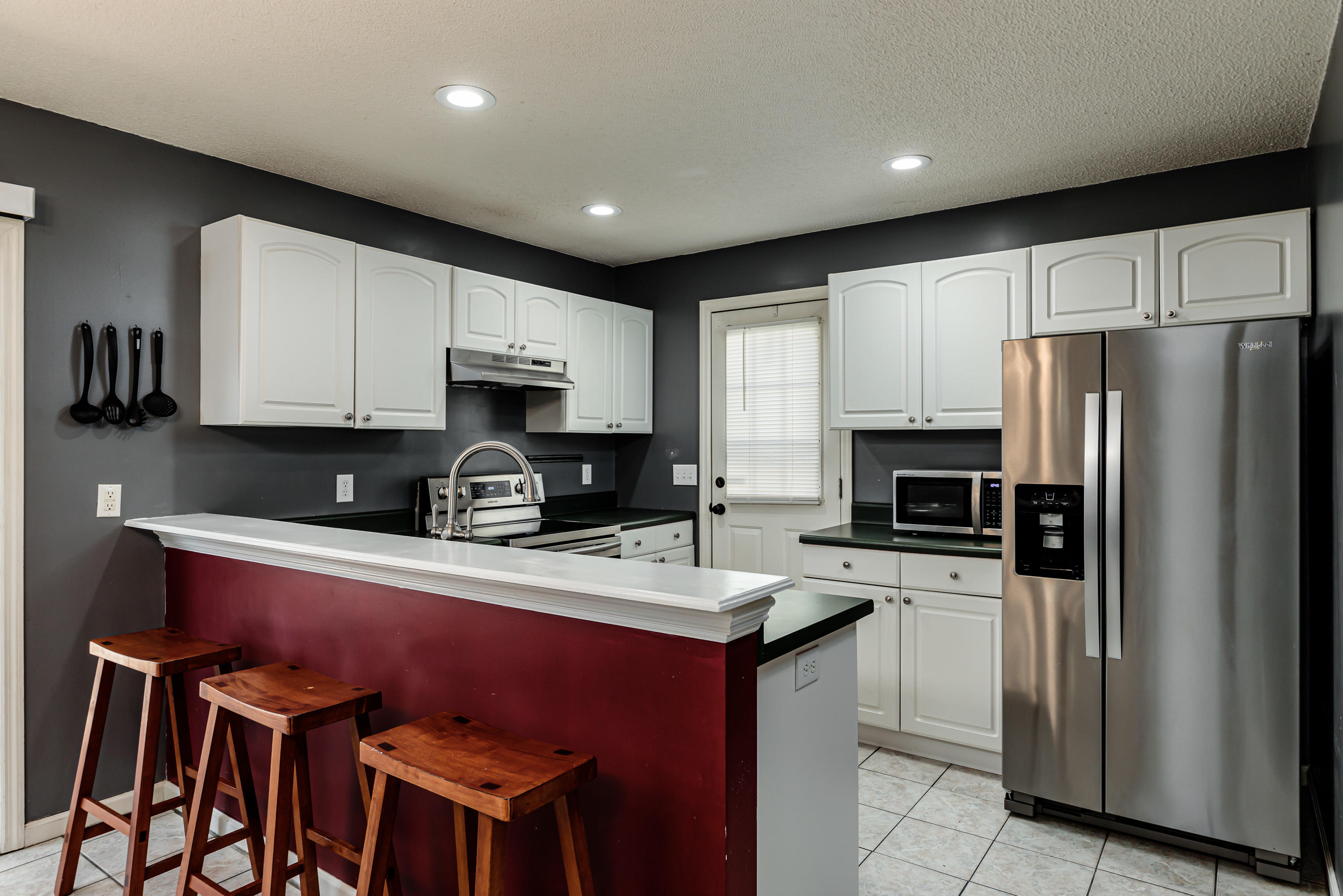 530 West Chapin Road Aberdeen, NC 28315 - Photo 5 of 20 Kitchen