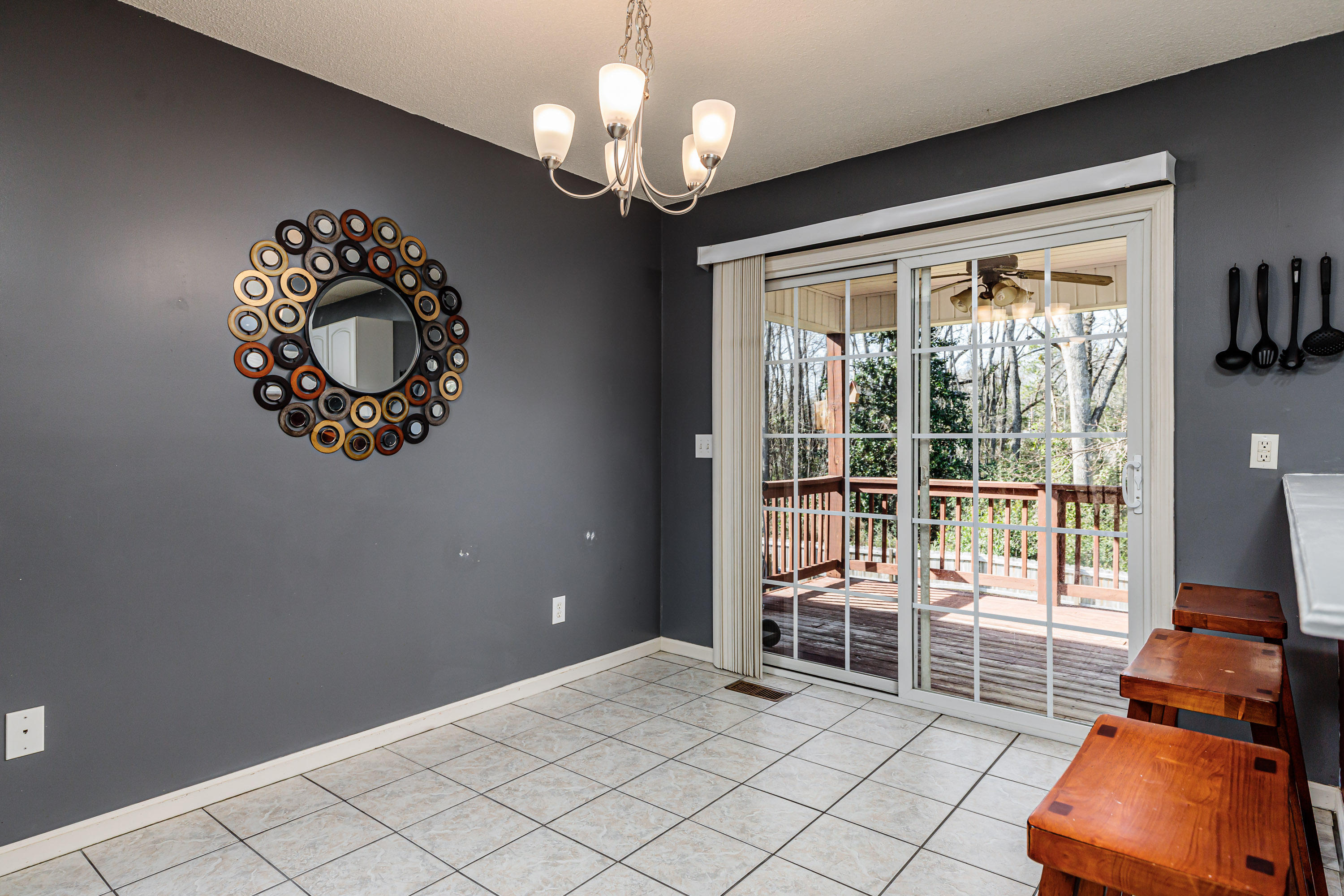 530 West Chapin Road Aberdeen, NC 28315 - Photo 7 of 20 Dining
