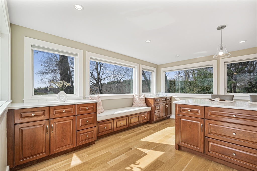 17 Wagon Wheel Road Winchester, MA 01890 - Photo 9 of 42 Gallery Image 9