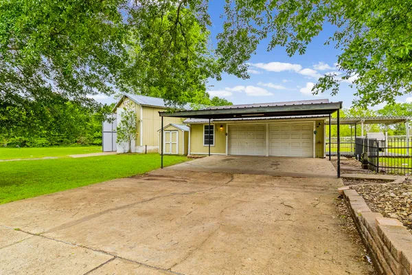 $545,000 | 1985 Eastridge Lane, Madisonville, TX 77864