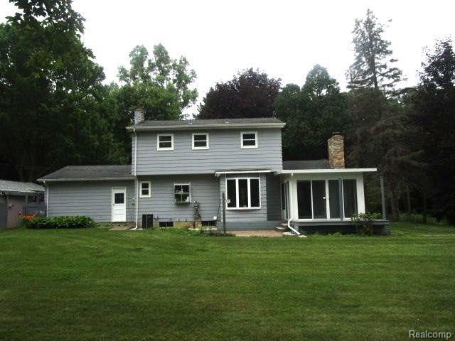 1701 East Rattalee Lake Road Holly, MI 48442 - Photo 4 of 30 Gallery Image 4