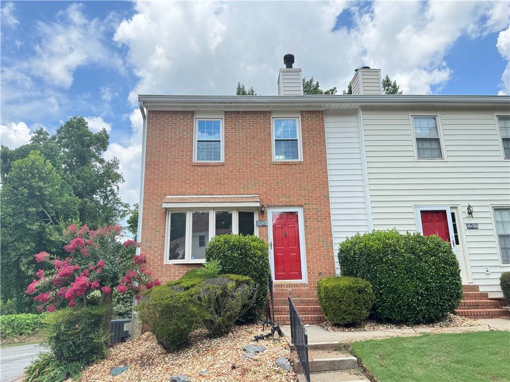 153 Holcomb Ferry Road Roswell, GA 30076 - Photo 2 of 16