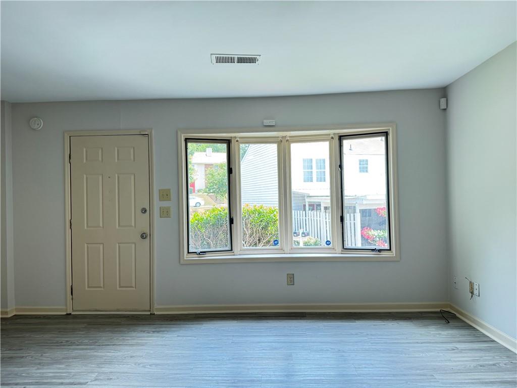 153 Holcomb Ferry Road Roswell, GA 30076 - Photo 5 of 16