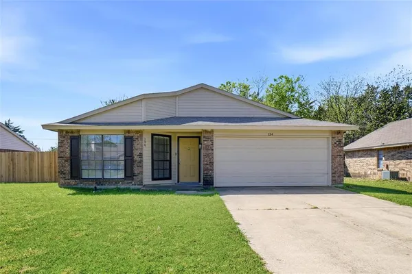 $2,300 | 134 London Lane, Glenn Heights, TX 75154