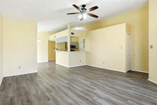 $2,300 | 134 London Lane, Glenn Heights, TX 75154