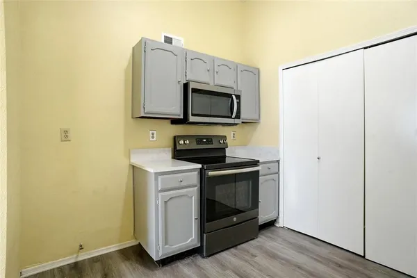 $2,300 | 134 London Lane, Glenn Heights, TX 75154