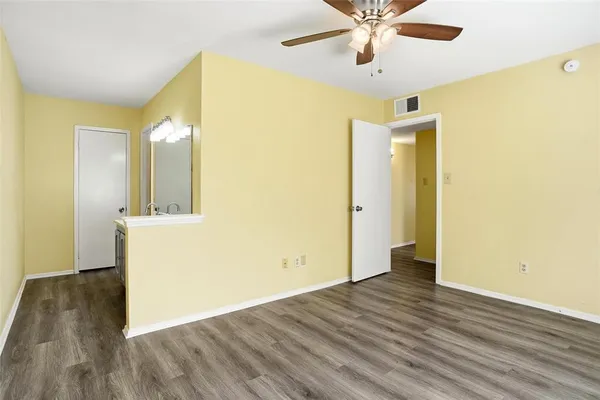 $2,300 | 134 London Lane, Glenn Heights, TX 75154