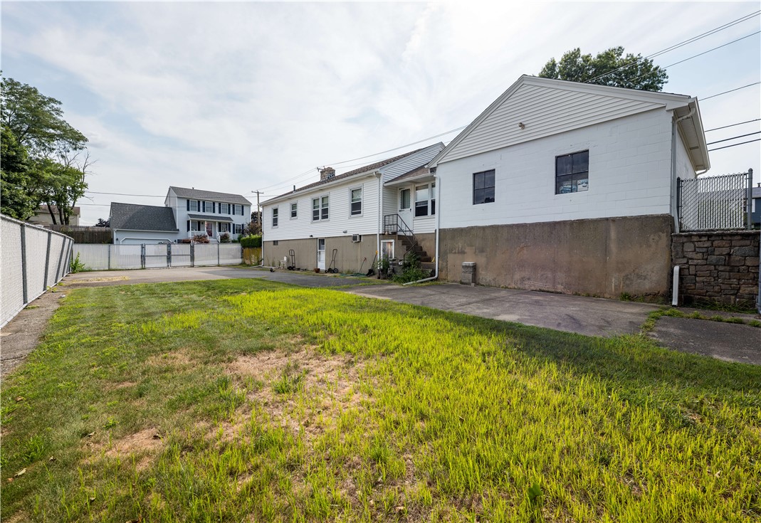200 Budlong Road Cranston, RI 02920 - Photo 5 of 36 Gallery Image 5