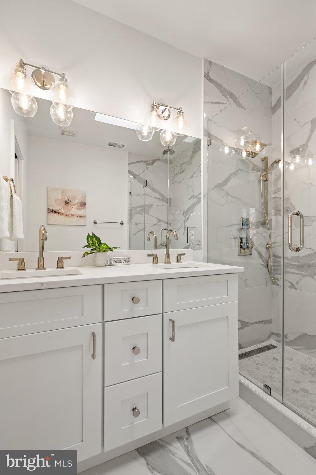 37 U Street Northeast Washington, DC 20002 - Photo 22 of 45 Gorgeous bath