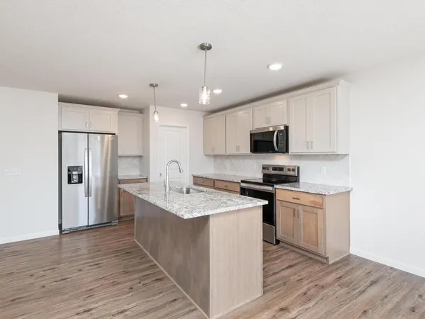 $399,999 | 501 Tanner Drive, Waverly, MN 55390