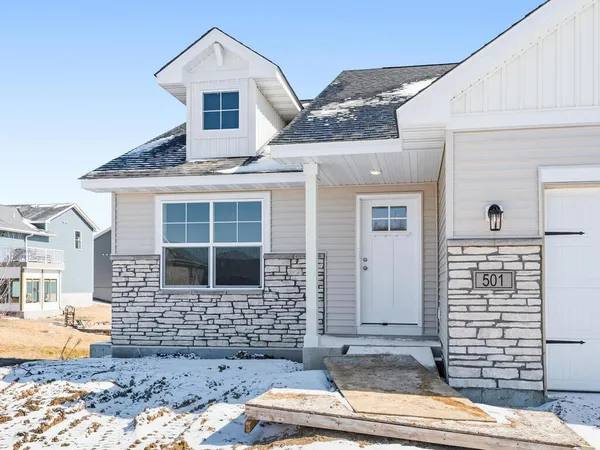 $399,999 | 501 Tanner Drive, Waverly, MN 55390