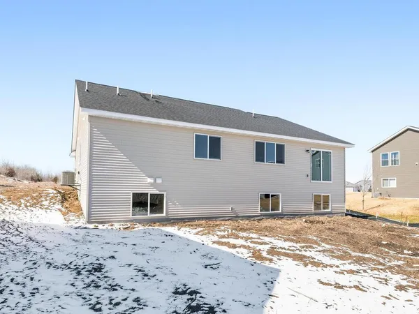 $399,999 | 501 Tanner Drive, Waverly, MN 55390