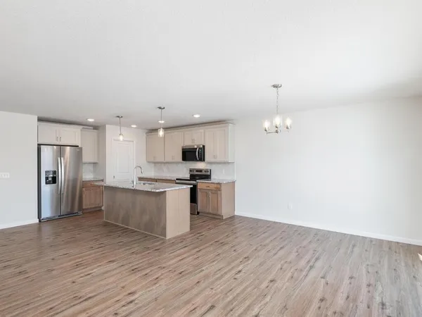 $399,999 | 501 Tanner Drive, Waverly, MN 55390