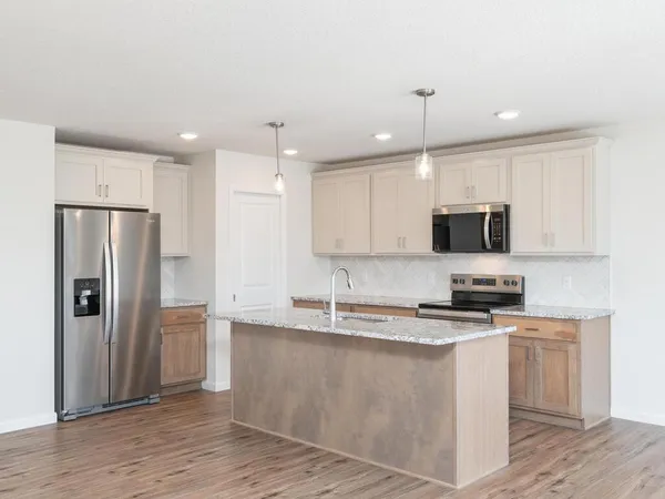 $399,999 | 501 Tanner Drive, Waverly, MN 55390