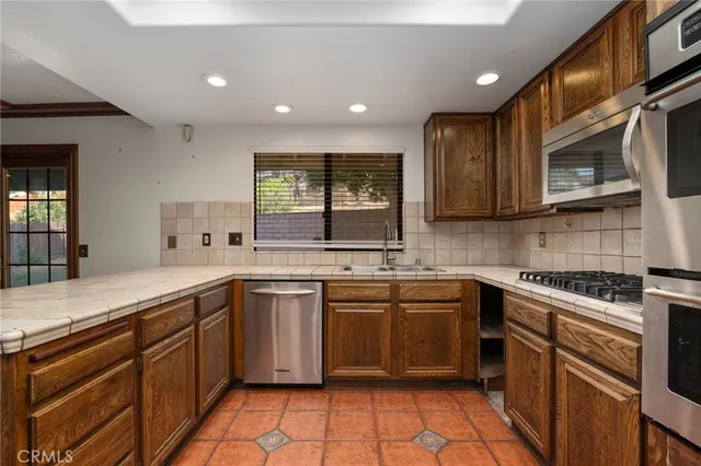 $588,000 | 2878 Piedmont Drive, Highland, CA 92346