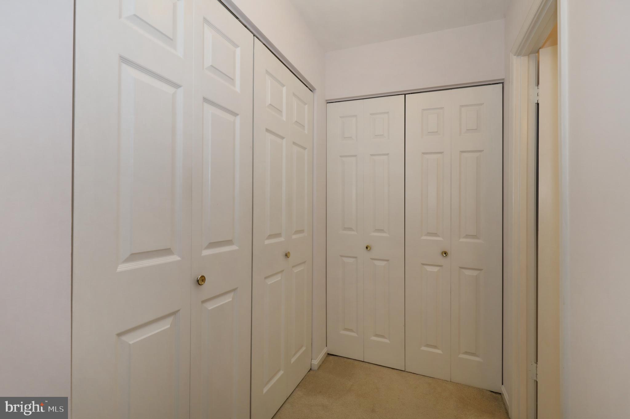 7616 Bertito Lane Springfield, VA 22153 - Photo 30 of 54 Primary Bedroom Dressing Area