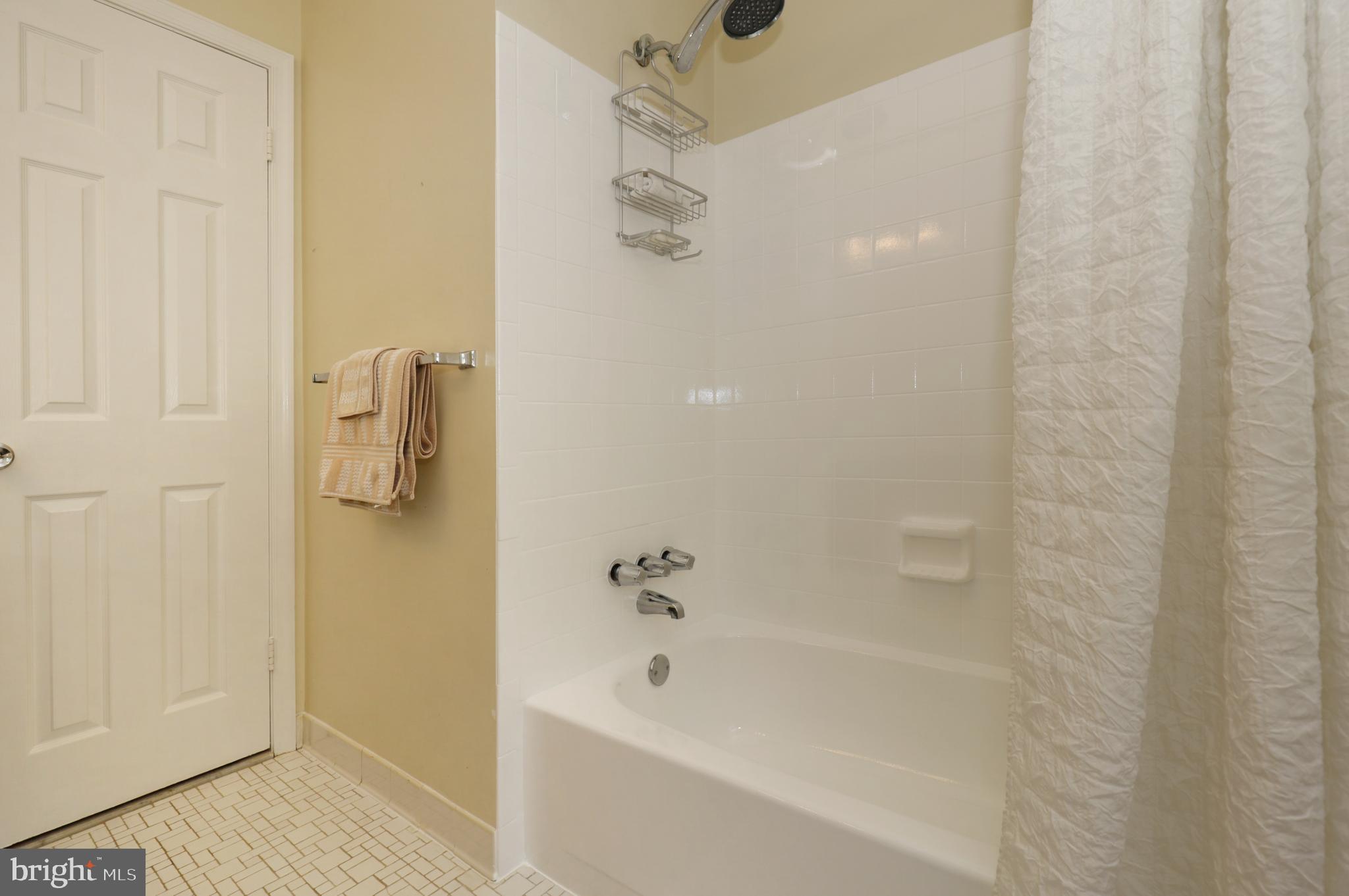 7616 Bertito Lane Springfield, VA 22153 - Photo 37 of 54 2nd Full Bath