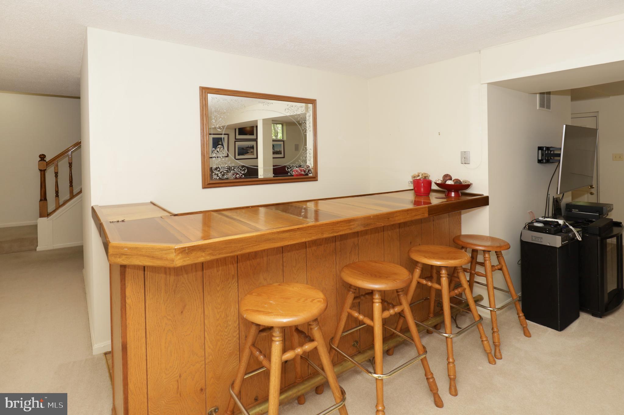 7616 Bertito Lane Springfield, VA 22153 - Photo 44 of 54 Entertainment-Style Wet Bar