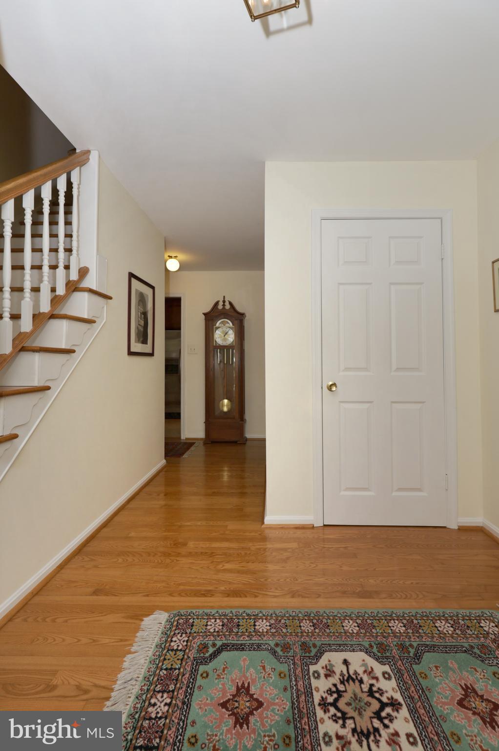 7616 Bertito Lane Springfield, VA 22153 - Photo 5 of 54 Foyer