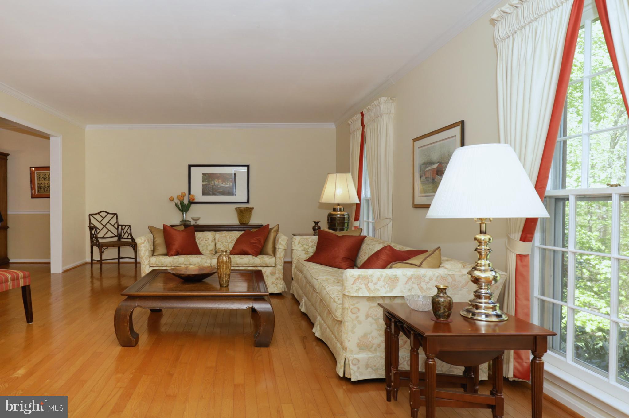 7616 Bertito Lane Springfield, VA 22153 - Photo 7 of 54 Living Room