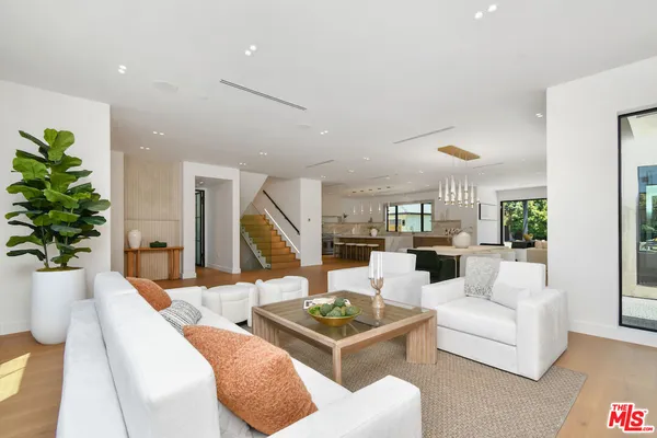 $5,995,000 | 112 South Valley Street, Burbank, CA 91505