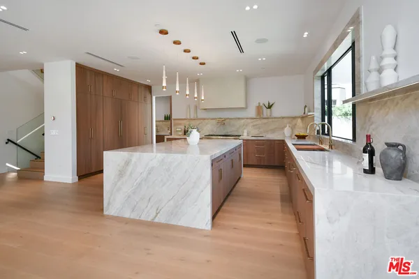 $5,995,000 | 112 South Valley Street, Burbank, CA 91505