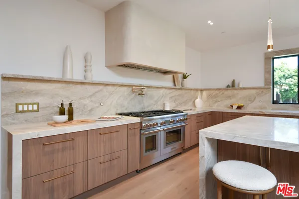 $5,995,000 | 112 South Valley Street, Burbank, CA 91505