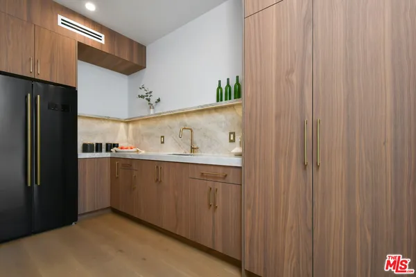 $5,995,000 | 112 South Valley Street, Burbank, CA 91505