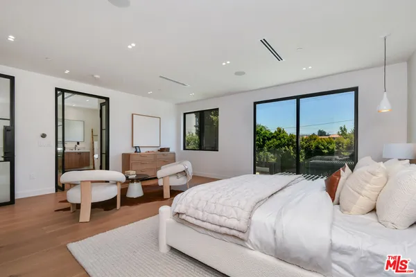 $5,995,000 | 112 South Valley Street, Burbank, CA 91505