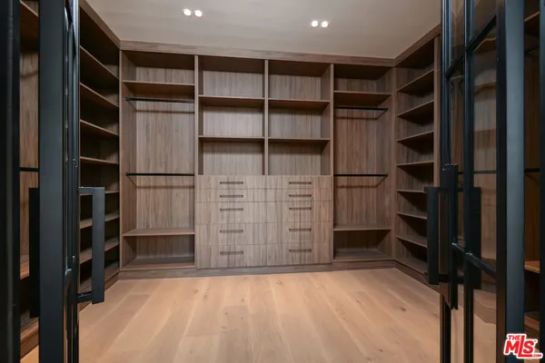 $5,995,000 | 112 South Valley Street, Burbank, CA 91505