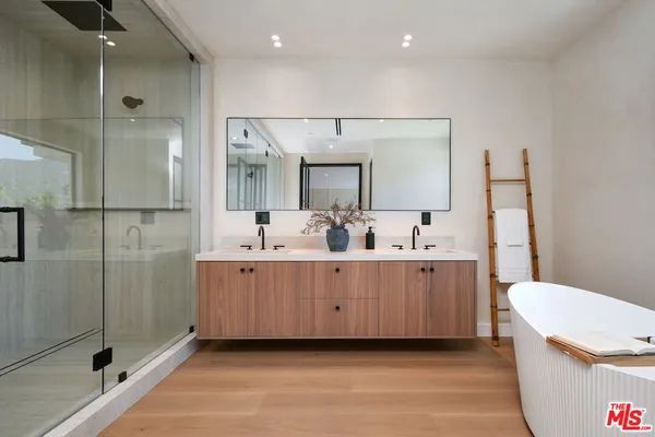 $5,995,000 | 112 South Valley Street, Burbank, CA 91505