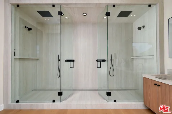 $5,995,000 | 112 South Valley Street, Burbank, CA 91505