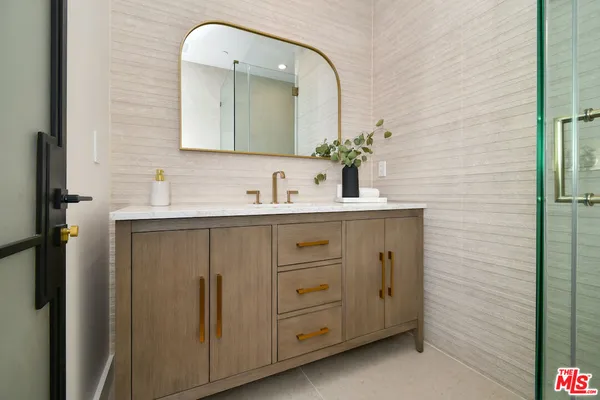 $5,995,000 | 112 South Valley Street, Burbank, CA 91505